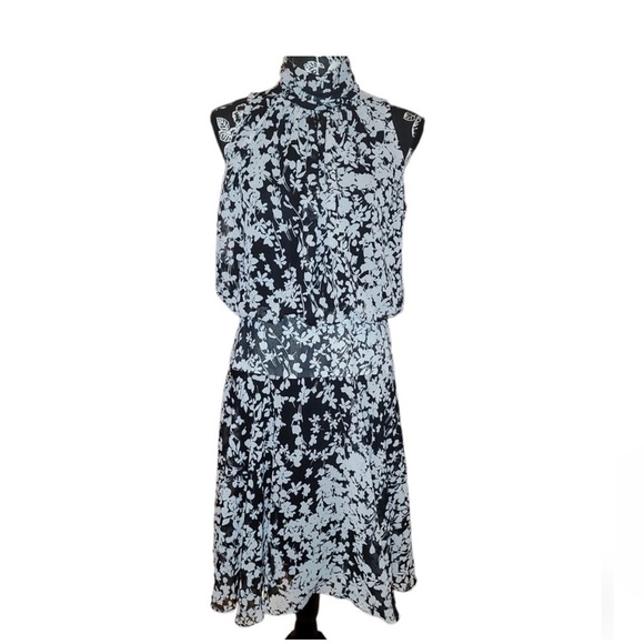 Just...Taylor Dresses & Skirts - Just Taylor Mock Neck Black White Floral Lightweight Sleeveless Midi